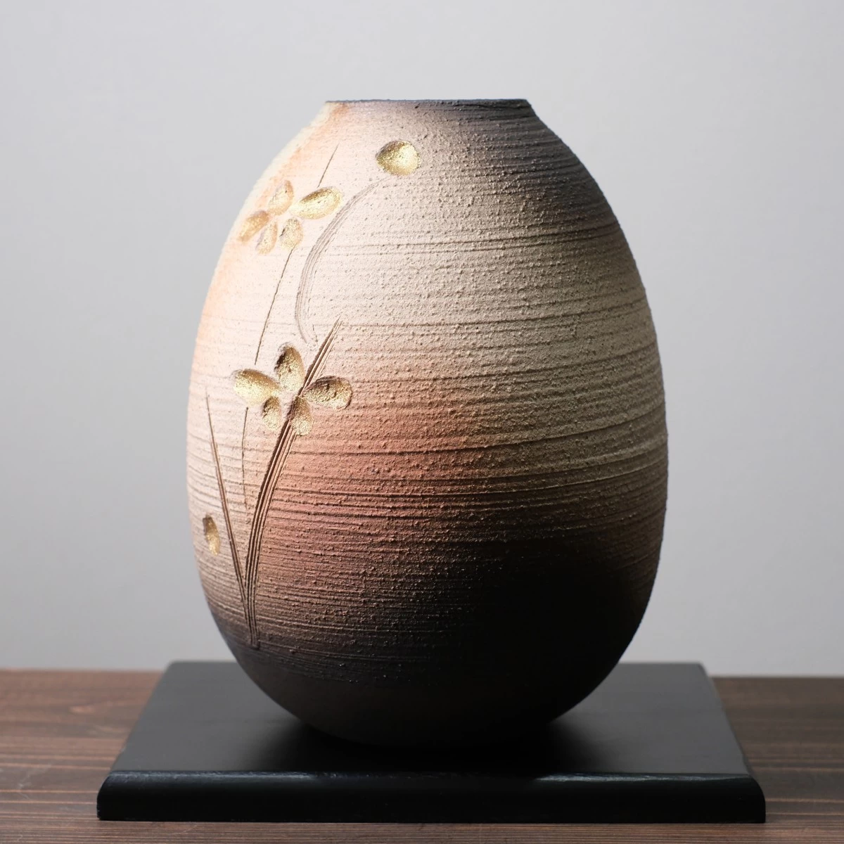 【信楽焼】石はぜ金華 花瓶（黒板付）